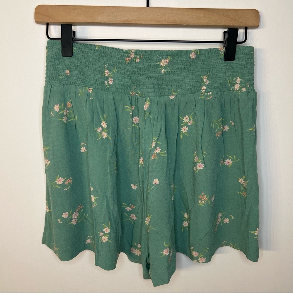 *NWT* American Eagle Green & Pink Floral Smocked Everyday Soft Shorts, Sz Small - Picture 4 of 7